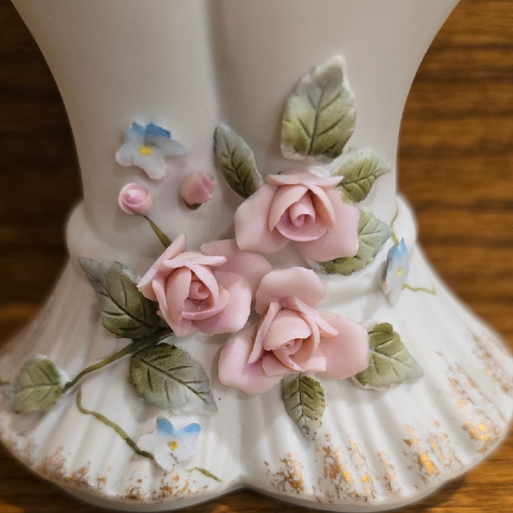 Lefton Vintage White Lady Hands Vase with Pink Flowers - Picture 7 of 10